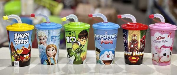 kids sipper with straw durable and bpa-free plastic,  (random color and deign ) for boys and girls - Image 3
