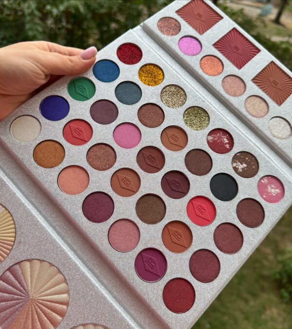 muicin white blusher & eyeshadow palette 51 shades - Image 4