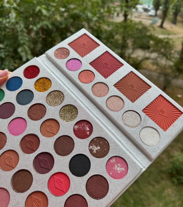 muicin white blusher & eyeshadow palette 51 shades