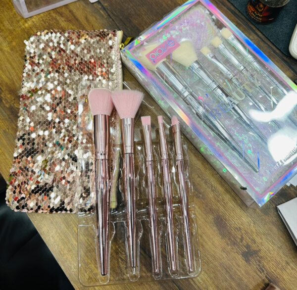 5pcs poive makeup brush set for girls & women - Image 3