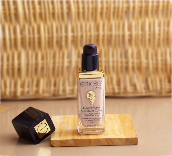 emelie double wear foundation shade 01 - Image 5