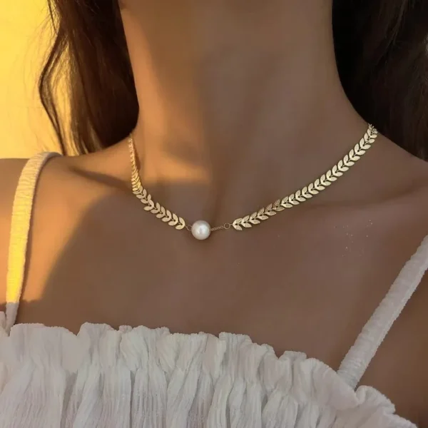 pearl & leaf pendant  korean beautiful pendent  (golden)