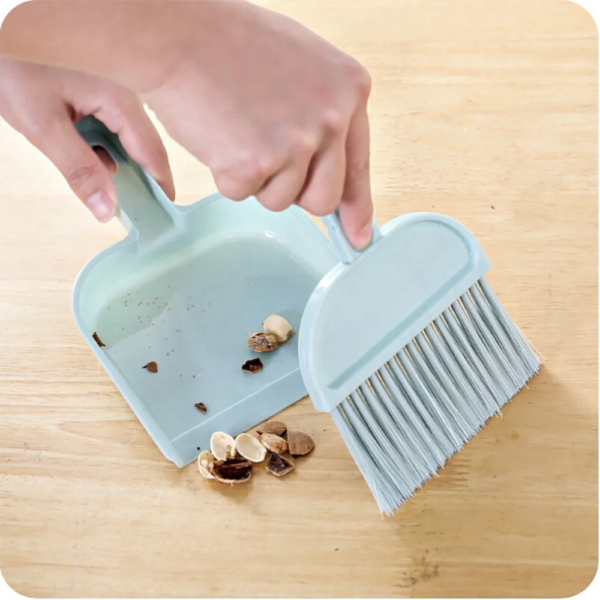1 pc imported mini broom & dustpan set - perfect for desktop cleaning and quick cleanups (random color) - Image 4