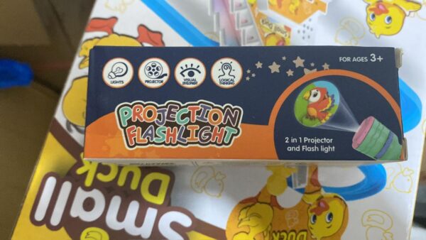 baby projector torch 3 cards cartoon projection flashlight  children early education toy (random color ) - Image 4