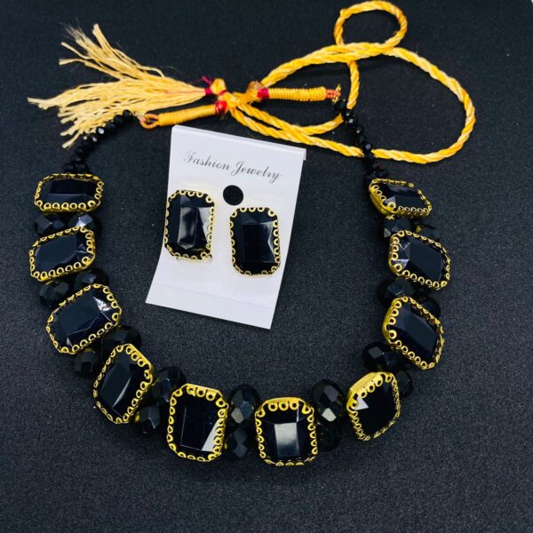 premium quality stones choker necklace with earrings set