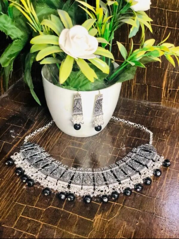 latest style and cultural jewelry black pearl beautiful silver choker with drop earrings for all ages women - Image 4