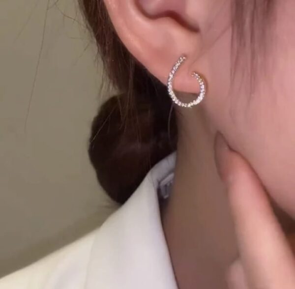 elegant zircon pearl stone earrings material alloy  for girls - Image 5