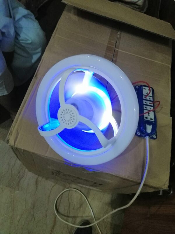 360° rotating socket ceiling fan with light and remote - Image 3