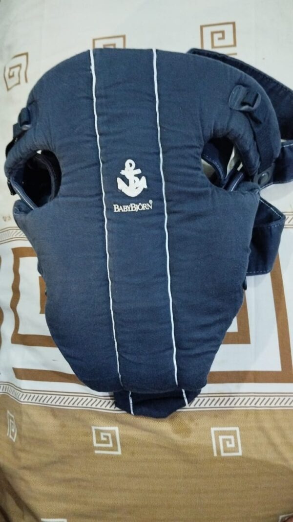 baby bjorn baby carrier (random color) - Image 3