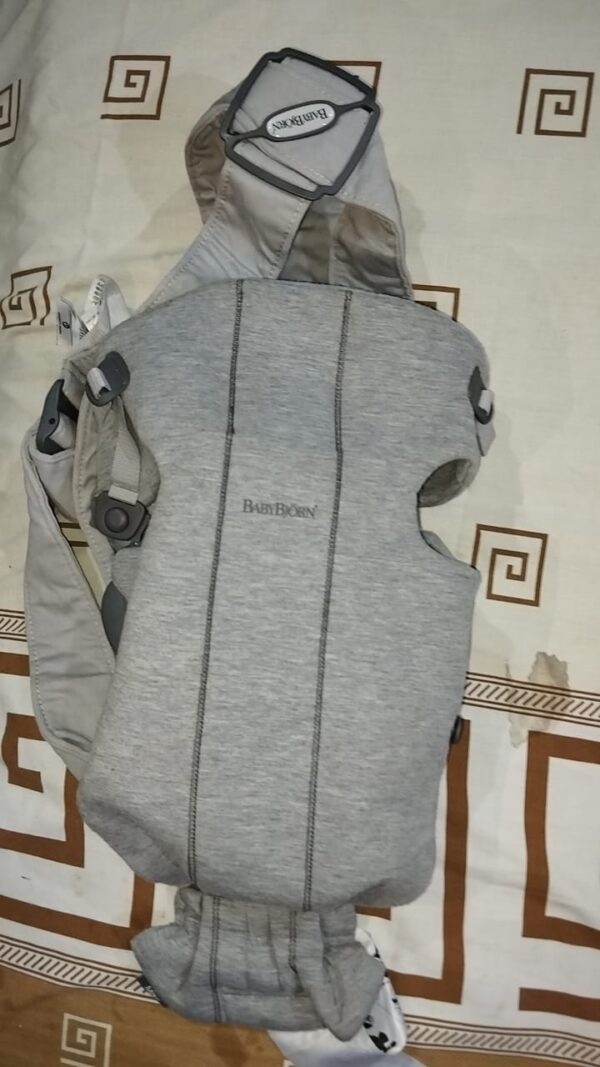 baby bjorn baby carrier (random color) - Image 5
