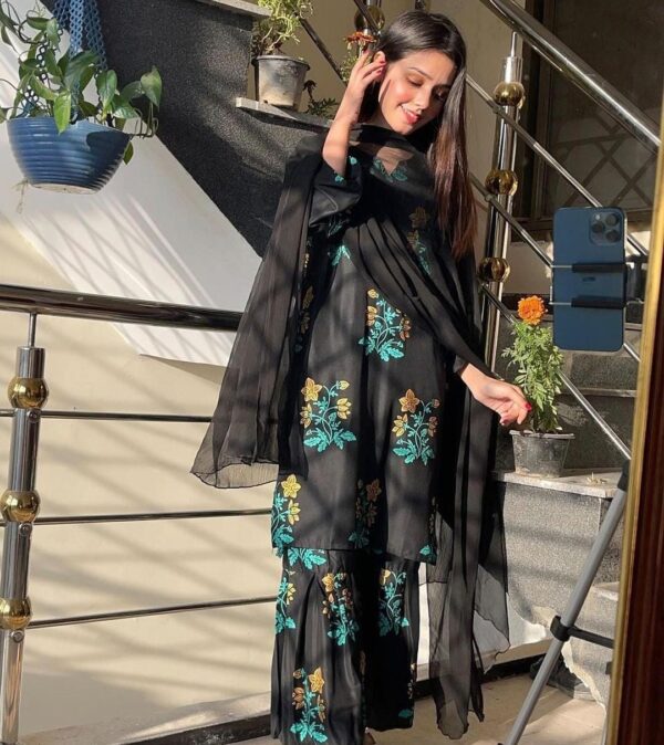 2 pcs dress flower shrara print - Image 3