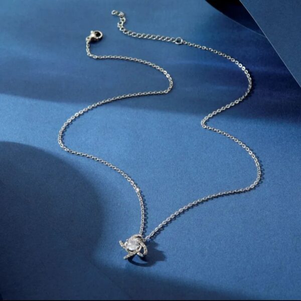 1pcs steel color-color necklace ladies cold wind four leaf clover with diamonds brass pendant jewelry (with box) - Image 3