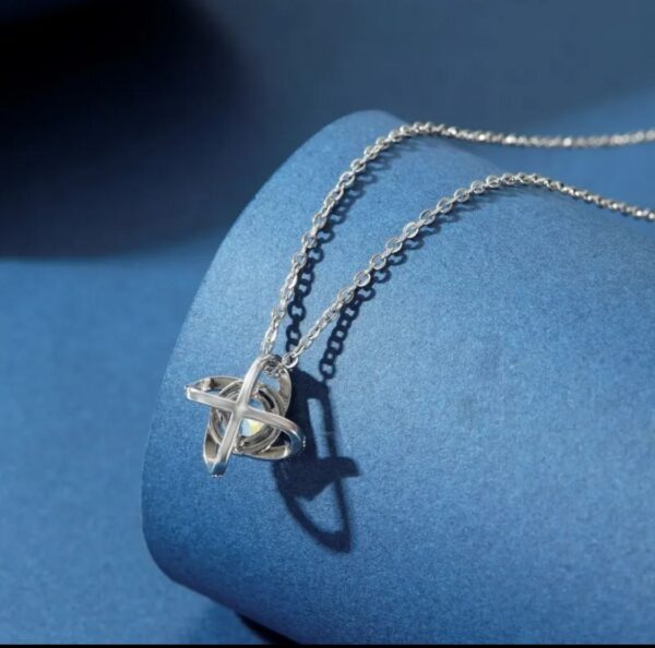 1pcs steel color-color necklace ladies cold wind four leaf clover with diamonds brass pendant jewelry (with box) - Image 5