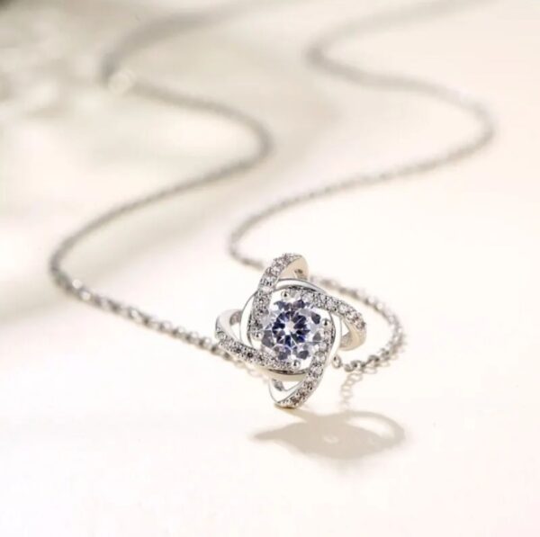 1pcs steel color-color necklace ladies cold wind four leaf clover with diamonds brass pendant jewelry (with box) - Image 4
