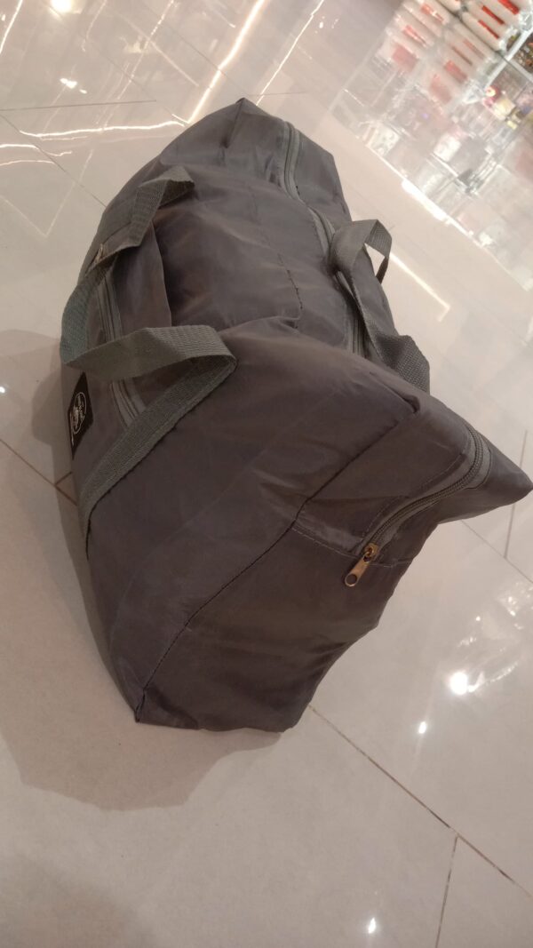 multipurpose foldable travel luggage carry on shoulder duffle bag lightweight (random color) - Image 3