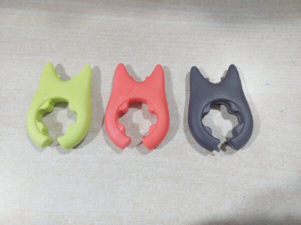 silicone pot lid and soup spoon holder,  spoon spatula rest (random color) - Image 3