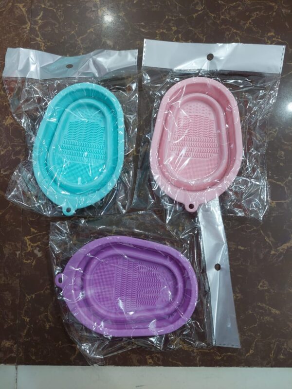 makeup brush cleaning mat bowl, soft and durable silicone cosmetic scrubber bowl (random color) - Image 7
