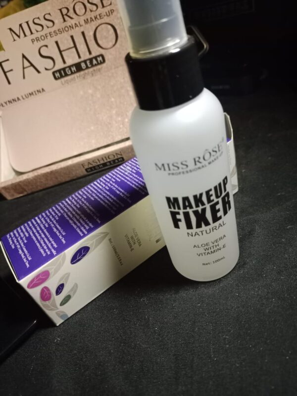 miss rose origanal natural aloe vera with vitamin-e makeup fixer (100ml) - Image 4