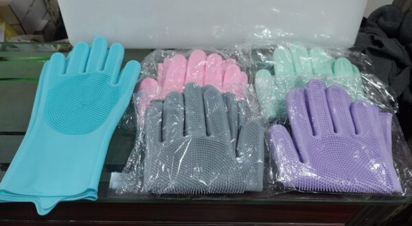 2pcs - silicone washing full finger gloves for home & kitchen (random colors) - Image 2
