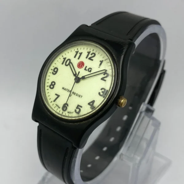 lg quartz  dial rubber strap watch for men & boys (without box ) black - Image 3
