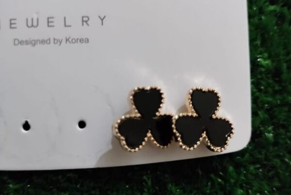 1 pair black  mini hearts trending earrings - Image 5