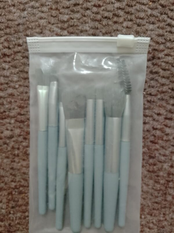 8 pieces cute mini brushes pack  (random color) - Image 2
