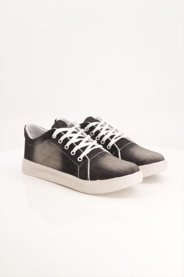 men fashionable sneakers shoes