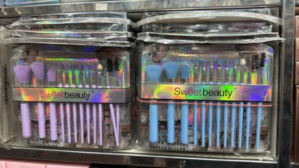 sweet beauty 12pcs makeup brush set for girl & women (random color) - Image 2