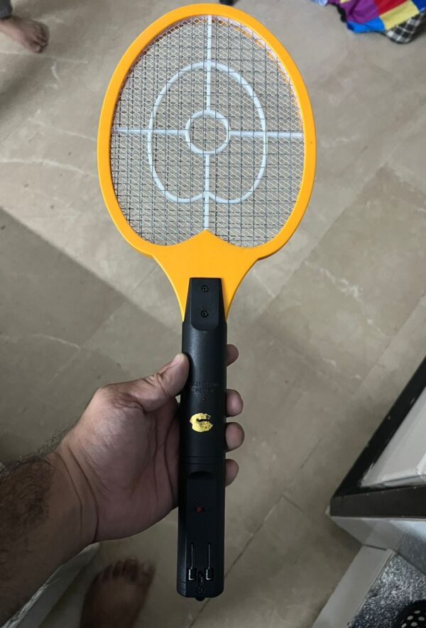 electric mosquito killer racket 2 in 1 led flash light (battery operated) (random color) - Image 2