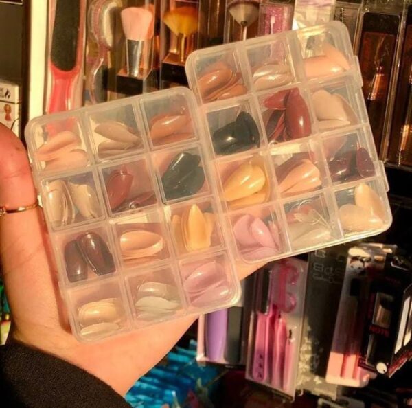artificial nails 144 pcs with nail glue, beautiful fancy fake nails (random color) - Image 2