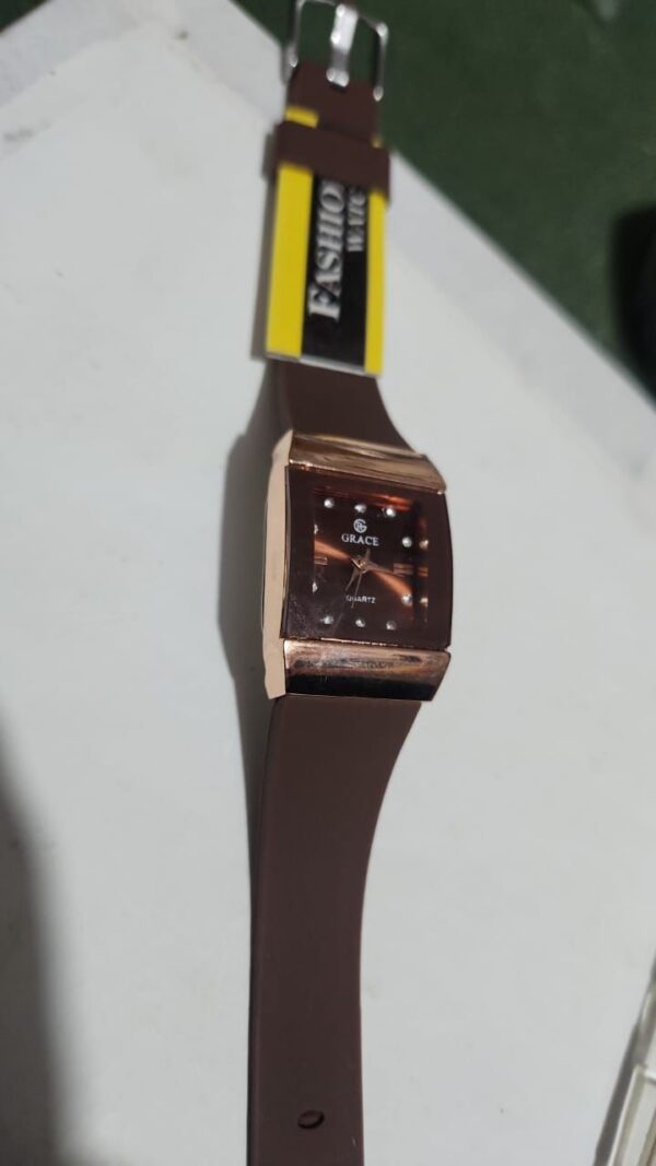 grace quartz casual watch for women  (without box ) - Image 3