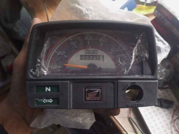 bike parts set (meter,headlight,backlight,indicators,footrest) for all motorcycle cd70 and china cd70 - Image 4