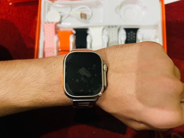 7 in 1 ultra smart watch series 8 wireless charging  with metal strip  (random color) - Image 4