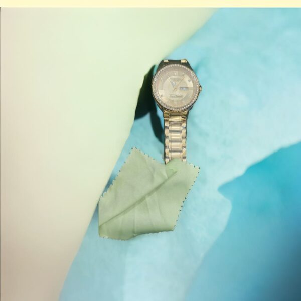guanqin analog quartz watch