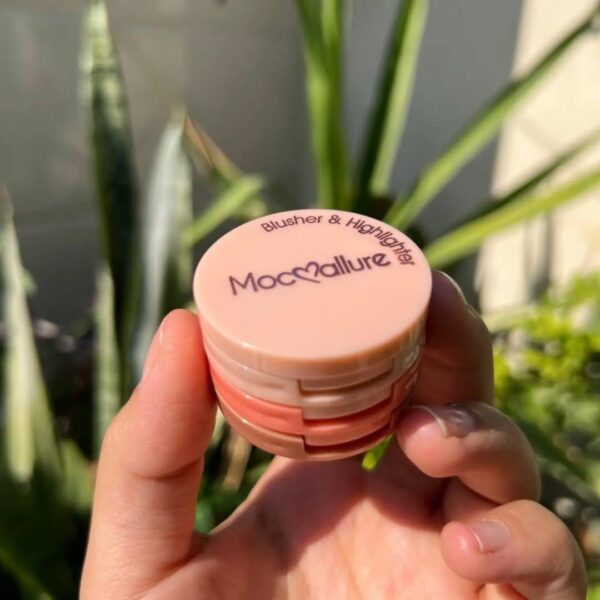 mocallure 3 in 1 blusher highlighter kit package includes: 1 x blusher highlighter kit product feature: glowy, 2 in 1 (random color) - Image 3