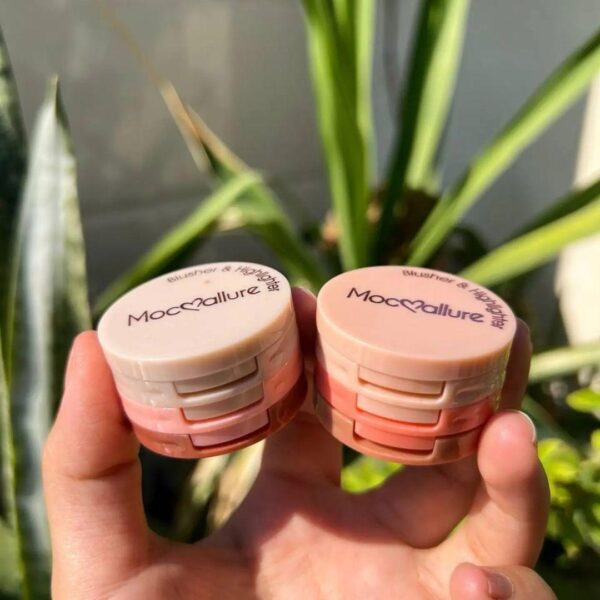 mocallure 3 in 1 blusher highlighter kit package includes: 1 x blusher highlighter kit product feature: glowy, 2 in 1 (random color)