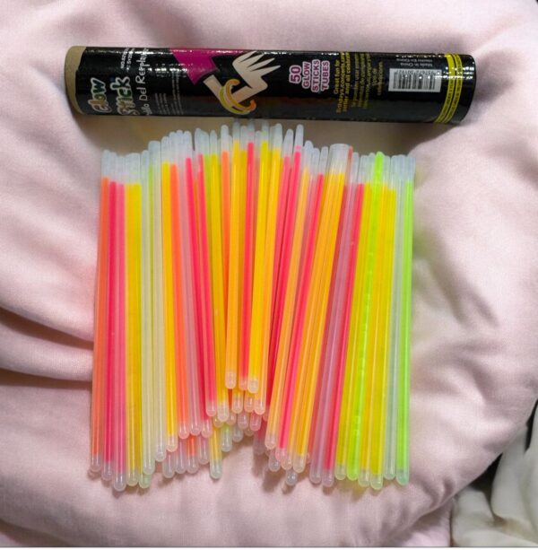 bright glow sticks party fluorescence glow sticks bracelets necklaces neon for wedding party sticks (50 pcs in box ) - Image 8
