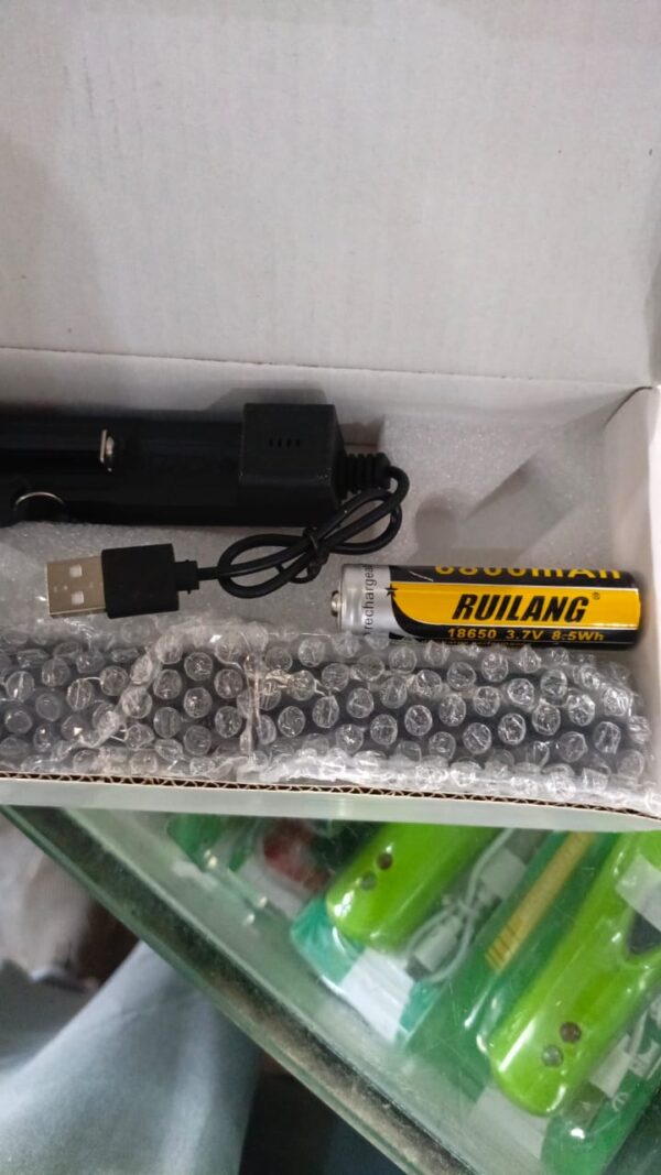 rl 303 green laser pointer – rechargeable with lock key, charger & ideal for teaching, astronomy, presentations & more - Image 4