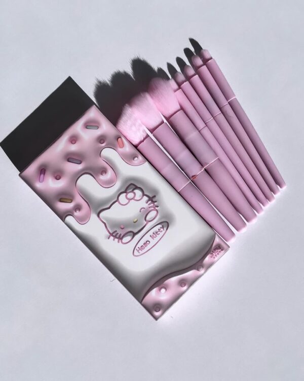 8 pcs makeup brush set in velvet bag makeup concealer brush, blush powder brush - Image 3