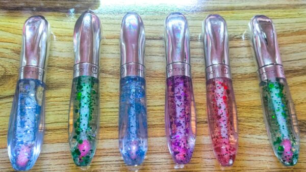 pack of 2 glitter lipgloss for moisturizing & hydrating lips (random color) - Image 3