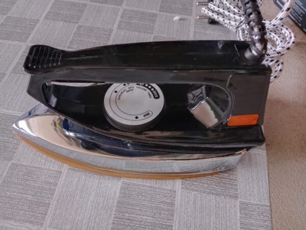 iron light weight random color iron pro - istri - dry iron - electric iron - best for traveling - 220volt - 1000 watt - fast and efficient - powerful pressing - for all fabrics - garment presses - Image 3