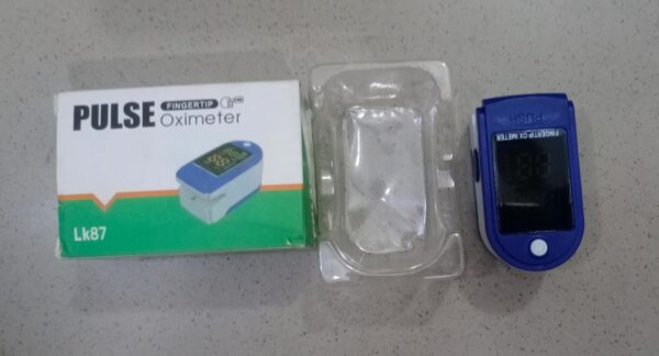 fingertip pulse oximeter blood oxygen saturation detector pulse rate monitor portable oximeter with fingertip puls rate monitor portable oximeter - Image 2