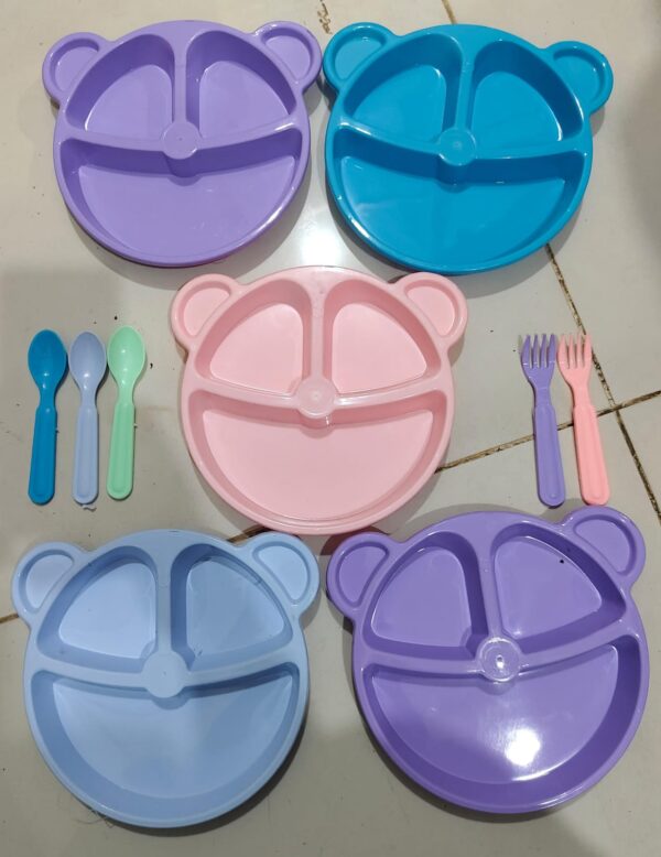 5 piece multi color panda plates with 3 spoons and 2 forks household food grade plastic plates set(random color)) - Image 2