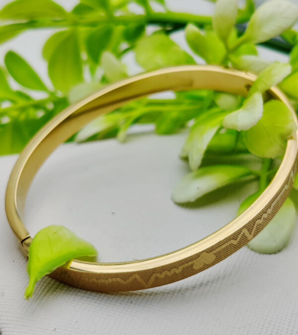 adjustable premium heartbeat-engraved adjustable cartier-inspired gold bracelets | best quality artificial bracelet for girls & women | bracelet for every occasion | elegant design ✨