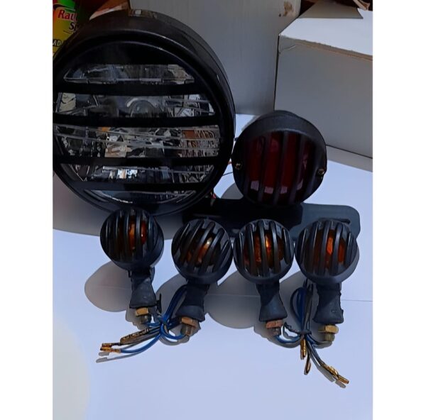 pack of 3 cafe racer kit item's headlight & backlight, 4 pieces indicator's for 70 and 125cc bikes - Image 5