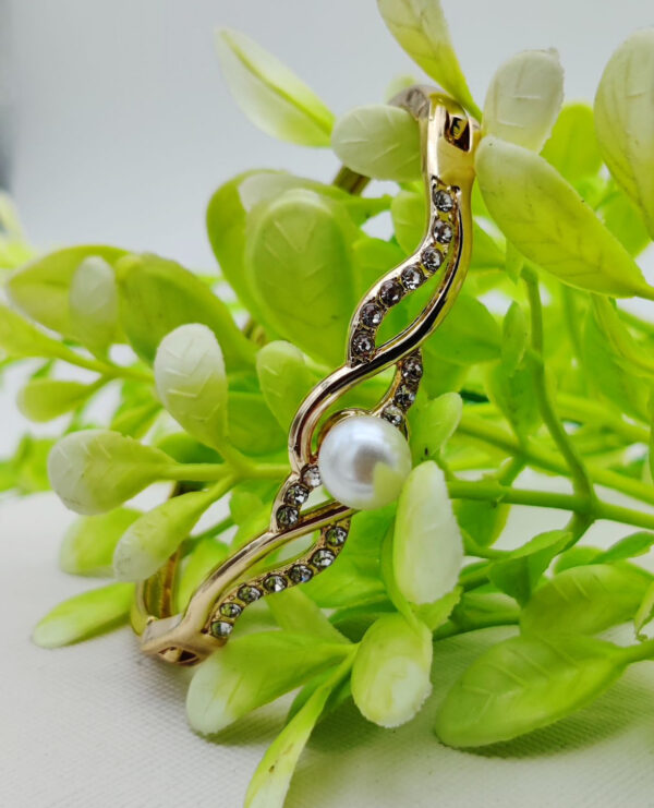 graceful adjustable bracelet with dazzling pearl accent – imported elegance | best quality artificial bracelet for girls & women | for every occasion - Image 4