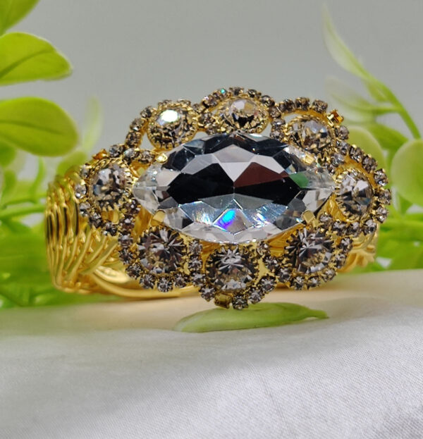 imported exquisite oval crystal adjustable bracelet - imported luxury jewelry | adjustable bracelet – best quality artificial bracelet for girls & women | bracelet for every occasion