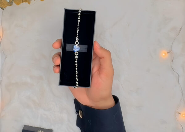 brand look highly finished luxury bracelet for girls & women - Image 3