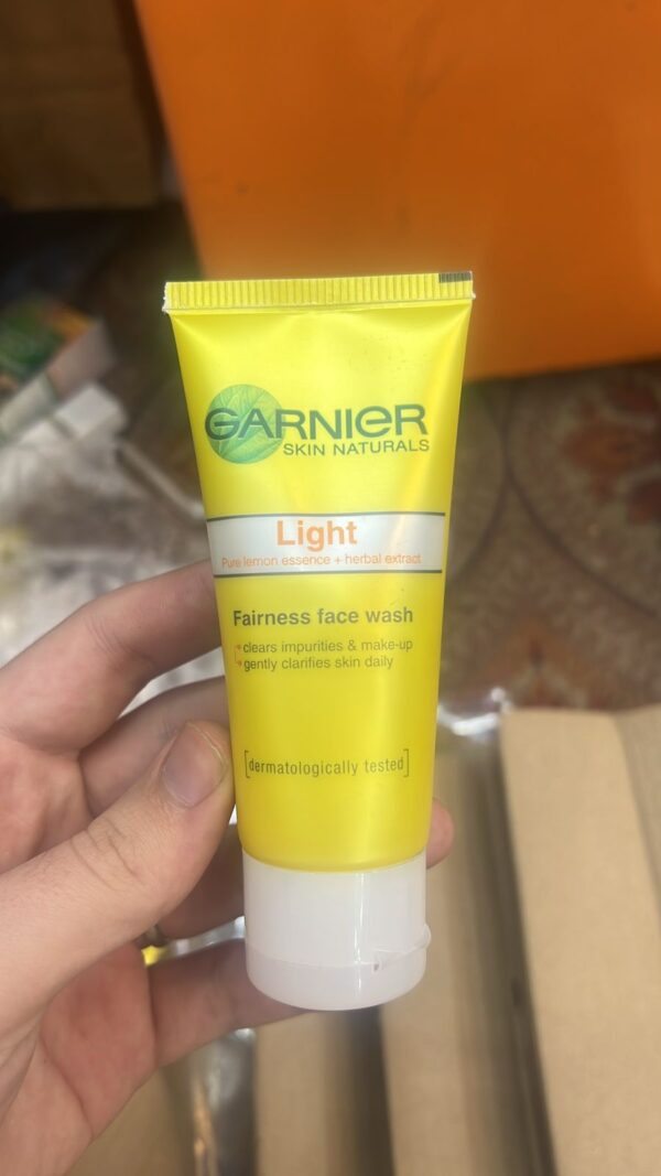 garnier skin natural light face wash 50ml / daily cleanser designed to brighten and purify the skin - Image 2