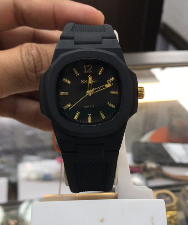 skmei new men quartz watch with silicone strap ( original ) | best quality men watch in black color | best quality analog watch for men (with box) - Image 2